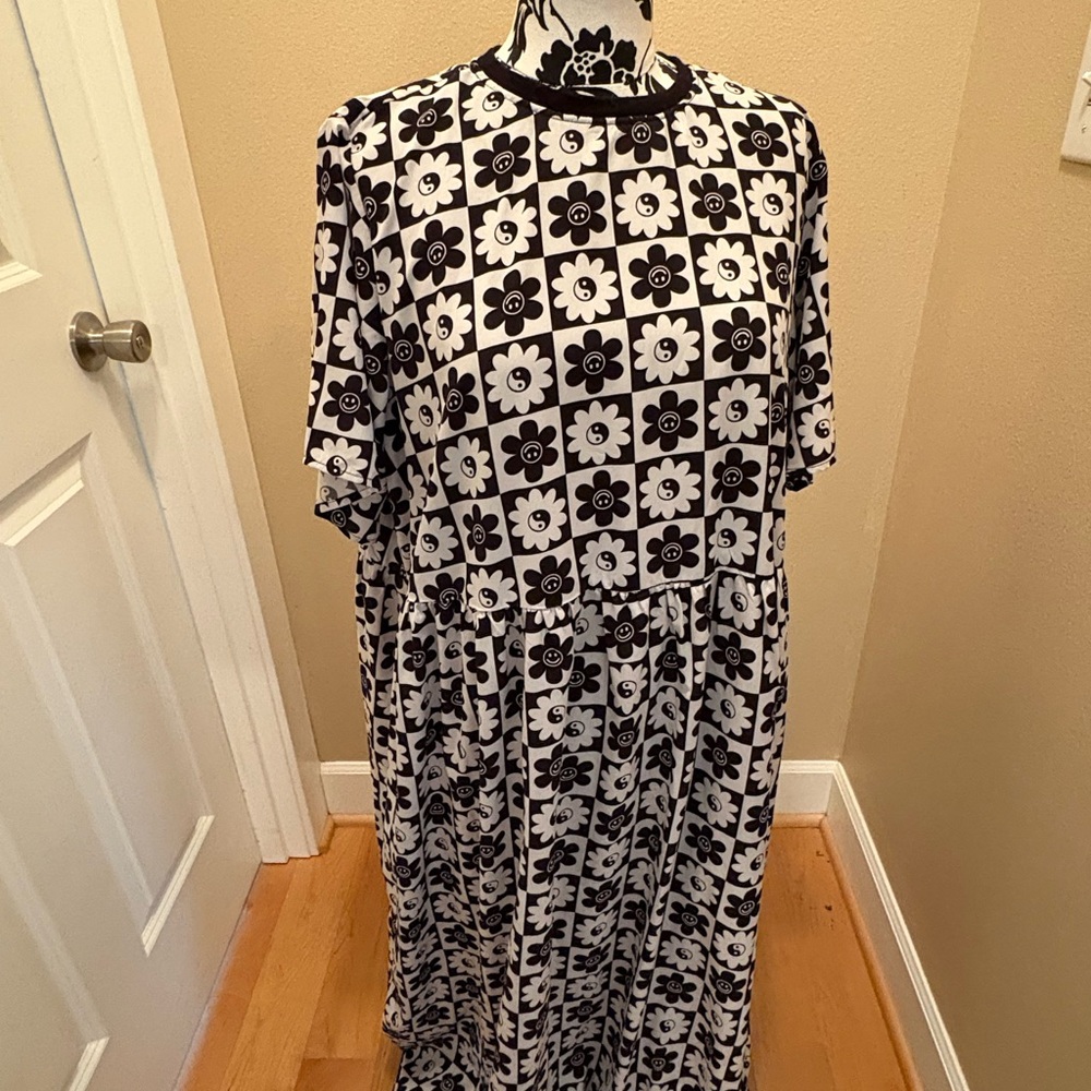 Dressed in Lala Black and White Sundress